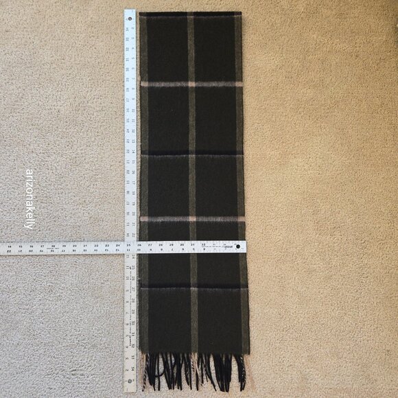 NWOT Cashmere Scarf Dark Green Plaid - Picture 5 of 13